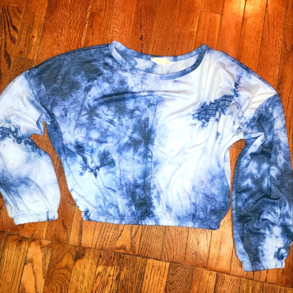 Altar'd State crop tie dye long sleeve tee